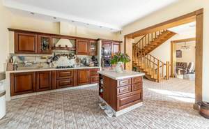 Дом 333м², 2-этажный, участок 25 сот.  