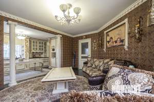 Дом 220м², 2-этажный, участок 6 сот.  