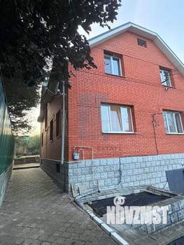 Дом 279м², 3-этажный, участок 10 сот.  