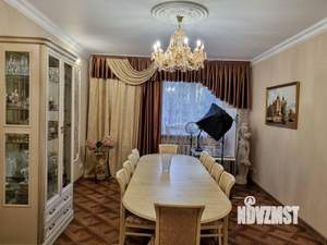 Дом 560м², 3-этажный, участок 15 сот.  