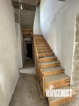 Дом 261м&sup2;, 2-этажный, участок 8 сот.  