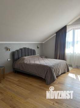 Дом 240м², 2-этажный, участок 15 сот.  