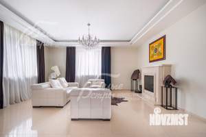 Дом 369м², 3-этажный, участок 24 сот.  