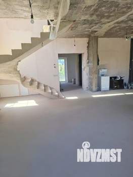 Коттедж 160м&sup2;, 3-этажный, участок 6 сот.  