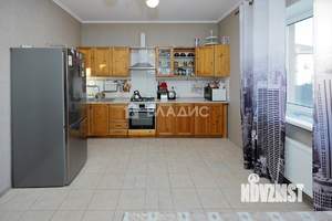 Дом 211м², 2-этажный, участок 12 сот.  