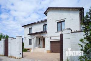 Дом 770м², 3-этажный, участок 30 сот.  