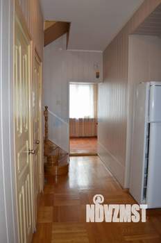 Дом 390м², 3-этажный, участок 10 сот.  