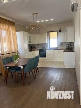 Дом 240м², 2-этажный, участок 15 сот.  