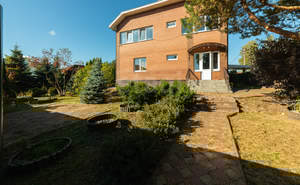 Дом 286м², 2-этажный, участок 10 сот.  