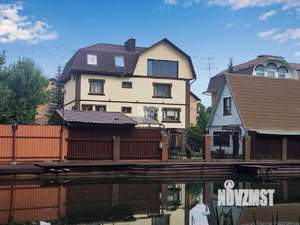 Коттедж 500м&sup2;, 3-этажный, участок 10 сот.  