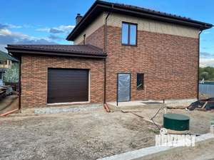 Коттедж 180м², 2-этажный, участок 10 сот.  
