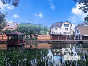 Коттедж 500м&sup2;, 3-этажный, участок 10 сот.  