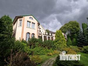 Дом 884м&sup2;, 2-этажный, участок 24 сот.  