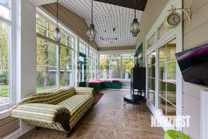 Дом 450м&sup2;, 3-этажный, участок 23 сот.  