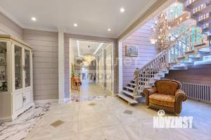Дом 450м², 3-этажный, участок 23 сот.  