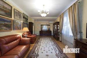 Дом 287м², 2-этажный, участок 18 сот.  