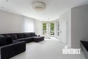 Таунхаус 220м², 3-этажный, участок 3 сот.  