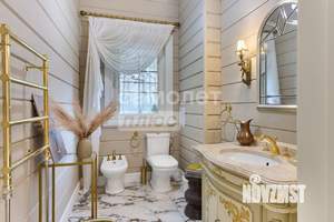 Дом 450м², 3-этажный, участок 23 сот.  