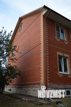 Коттедж 227м², 2-этажный, участок 10 сот.  