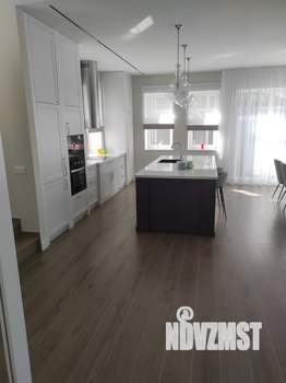 Коттедж 180м², 2-этажный, участок 6 сот.  