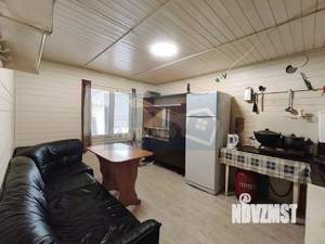 Дом 60м&sup2;, 2-этажный, участок 7 сот.  