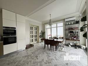 Коттедж 240м², 2-этажный, участок 11 сот.  