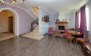 Дом 211м², 2-этажный, участок 12 сот.  