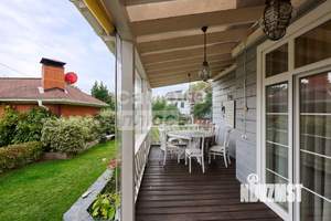 Дом 450м&sup2;, 3-этажный, участок 23 сот.  