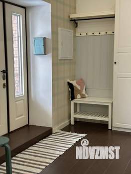 Дом 220м&sup2;, 2-этажный, участок 5 сот.  