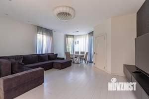 Таунхаус 230м², 3-этажный, участок 3 сот.  