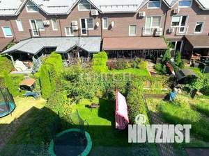 Таунхаус 220м², 3-этажный, участок 2 сот.  