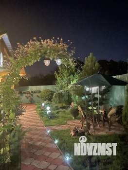 Коттедж 220м², 2-этажный, участок 6 сот.  