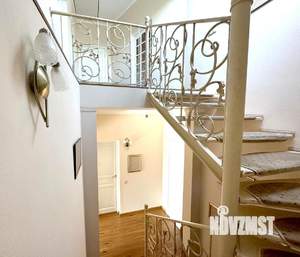 Коттедж 520м², 3-этажный, участок 16 сот.  