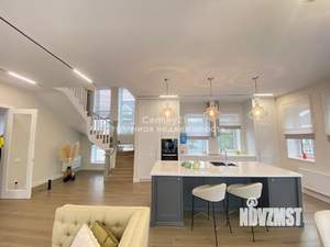 Коттедж 180м², 2-этажный, участок 8 сот.  