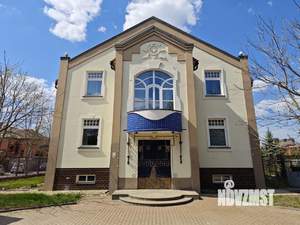 Дом 453м², 3-этажный, участок 13 сот.  