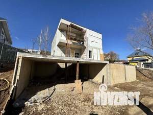 Дом 204м², 2-этажный, участок 6 сот.  