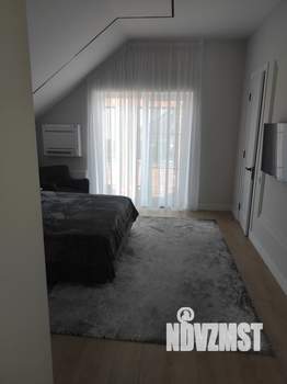 Коттедж 180м², 2-этажный, участок 6 сот.  