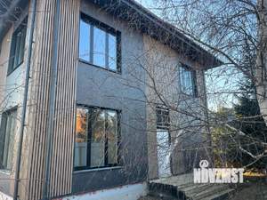 Дом 240м², 2-этажный, участок 10 сот.  