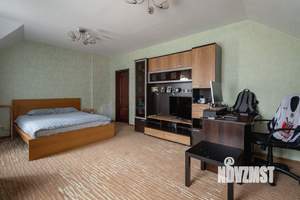 Дом 274м², 3-этажный, участок 6 сот.  