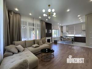 Дом 210м², 2-этажный, участок 8 сот.  