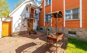 Дом 251м², 3-этажный, участок 9 сот.  