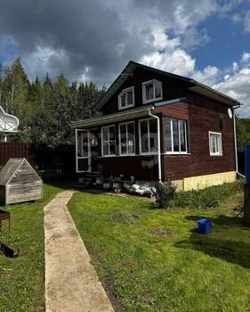 Дом 270м², 2-этажный, участок 6 сот.  