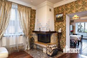 Дом 287м², 2-этажный, участок 18 сот.  