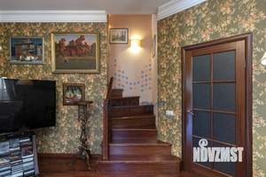 Дом 287м², 2-этажный, участок 18 сот.  