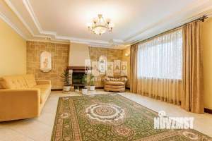 Коттедж 500м&sup2;, 3-этажный, участок 10 сот.  