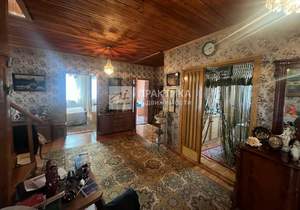 Дом 275м², 3-этажный, участок 6 сот.  