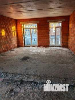 Таунхаус 200м², 3-этажный, участок 3 сот.  