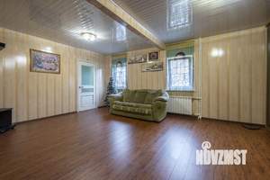 Дом 220м², 2-этажный, участок 6 сот.  