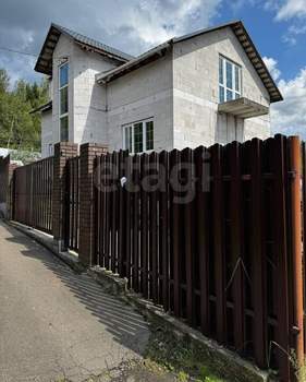 Дом 270м², 2-этажный, участок 6 сот.  