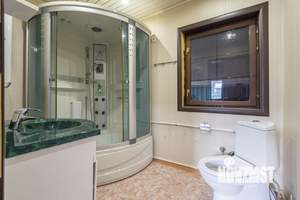 Дом 220м², 2-этажный, участок 6 сот.  